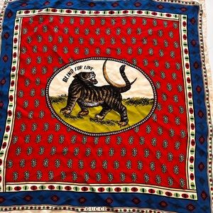 Gucci Blind For Love Tiger Moon card silk scarf
